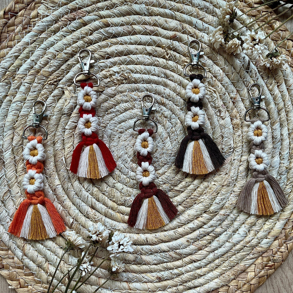 Makramee Blumen Schlüsselanhänger Braun, Gast- & Muttertagsgeschenk, Boho Stil, Handgemacht, Taschenanhänger