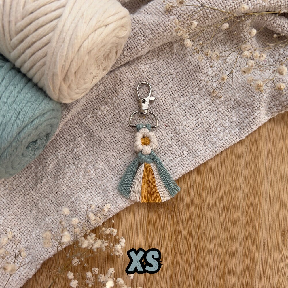 Makramee Blumen Schlüsselanhänger Blau, Gast- & Muttertagsgeschenk, Boho Stil, Handgemacht, Schlüsselbund Deko