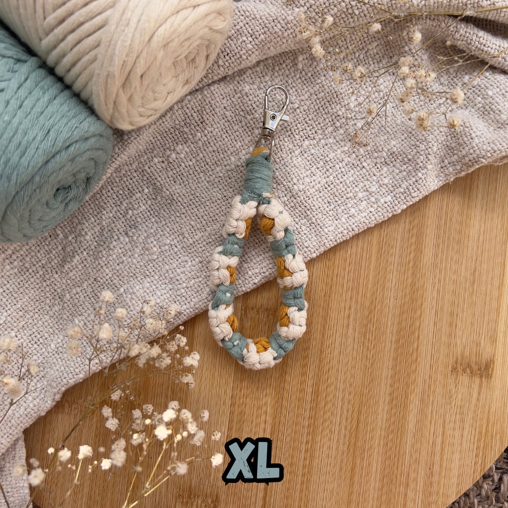Makramee Blumen Schlüsselanhänger Blau, Gast- & Muttertagsgeschenk, Boho Stil, Handgemacht, Schlüsselbund Deko