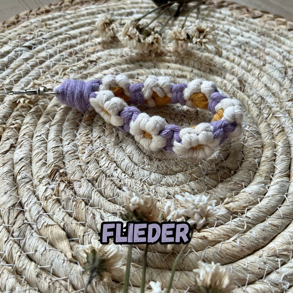 Handgemachter Blumen Makramee Schlüsselanhänger – Wähle deine Farbe | Boho Stil | Individuell | Perfektes Geschenk