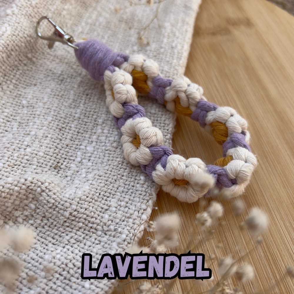 Handgemachter Blumen Makramee Schlüsselanhänger, Wähle deine Farbe, Boho Stil, Nachhaltig & Individuell, Perfektes Geschenk