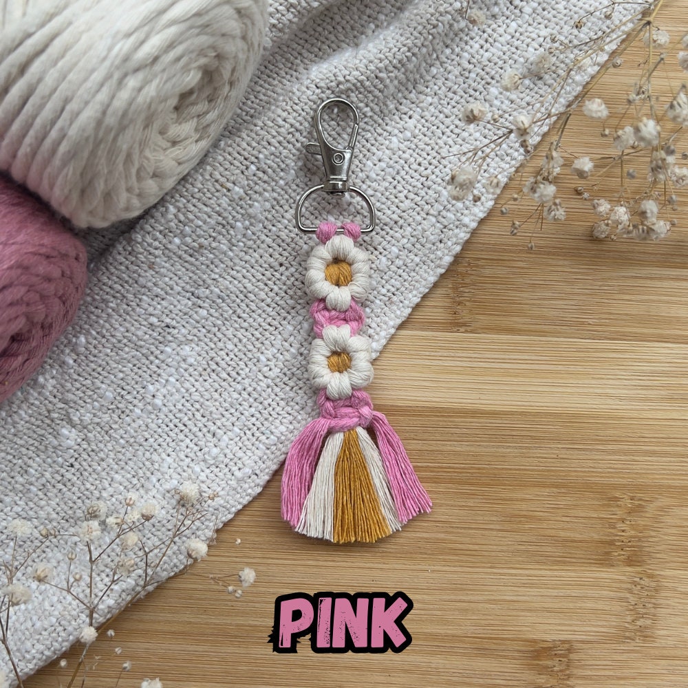 Makramee Blumen Schlüsselanhänger Rosa, Gast- & Muttertagsgeschenk, Boho Stil, Handgemacht, Taschenanhänger