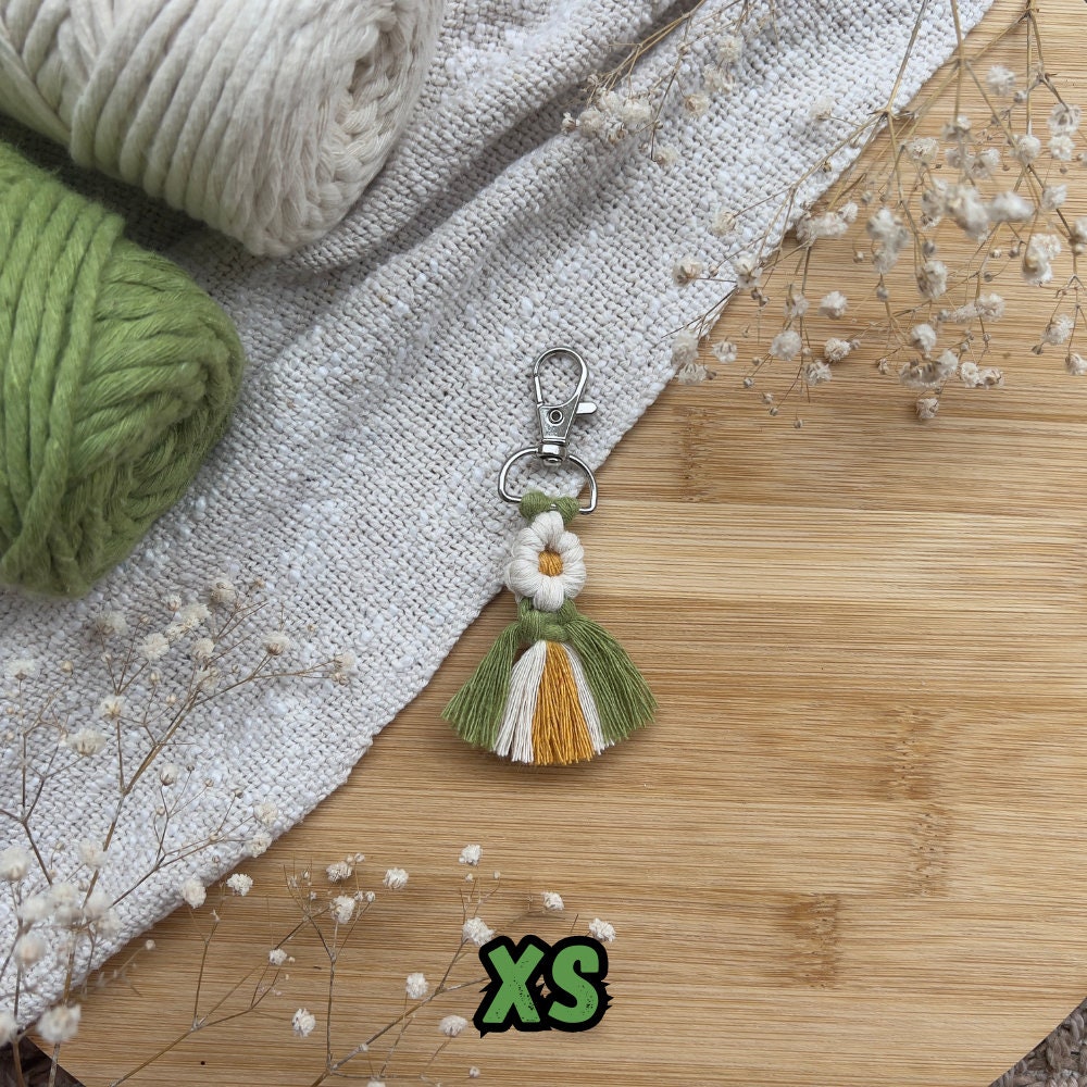 Makramee Blumen Schlüsselanhänger Grün, Gast- & Muttertagsgeschenk, Boho Stil, Handgemacht, Taschenanhänger