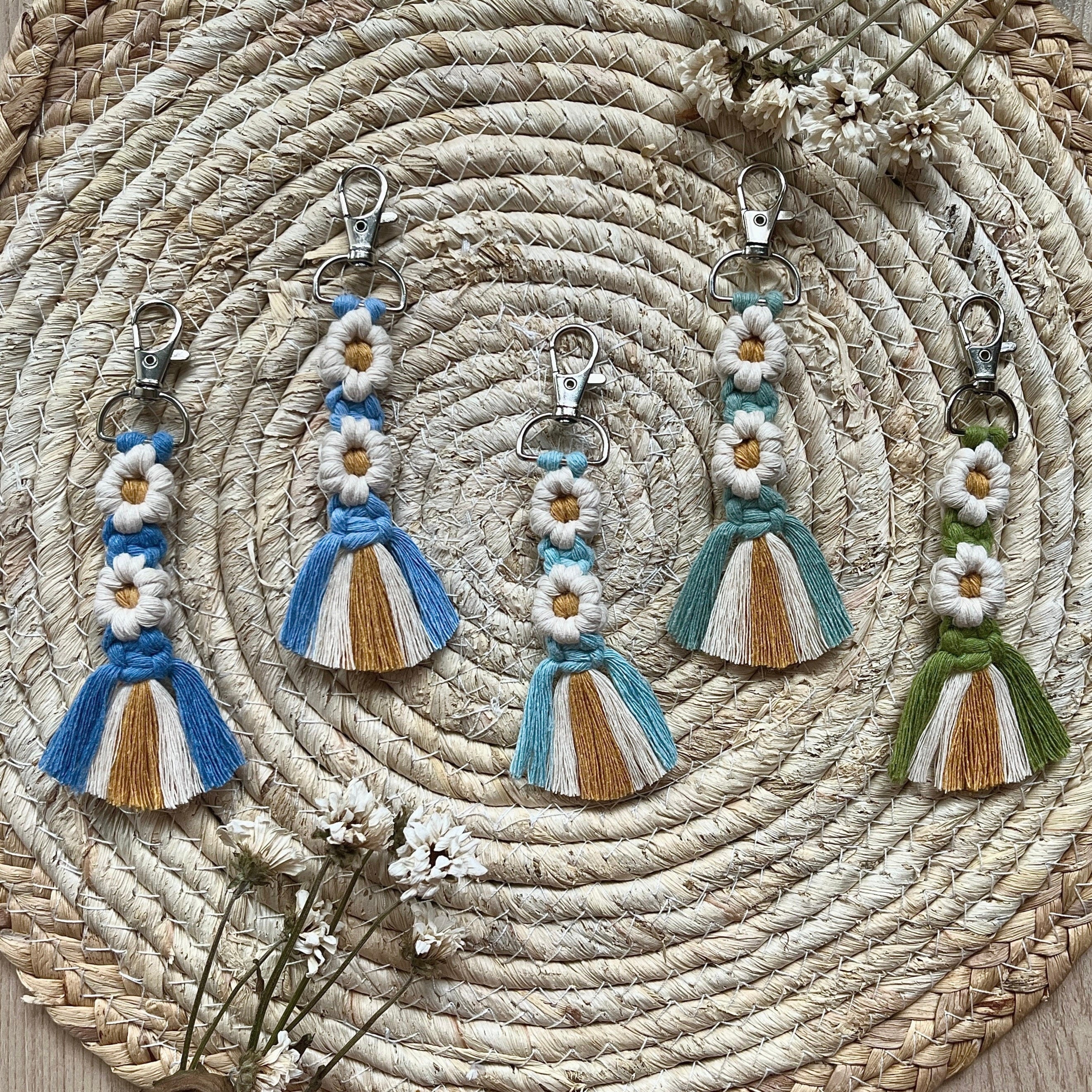 Makramee Blumen Schlüsselanhänger Blau, Gast- & Muttertagsgeschenk, Boho Stil, Handgemacht, Taschenanhänger