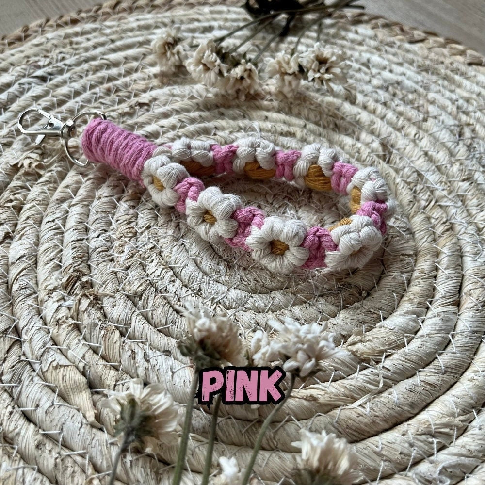 Handgemachter Blumen Makramee Schlüsselanhänger – Wähle deine Farbe | Boho Stil | Individuell | Perfektes Geschenk