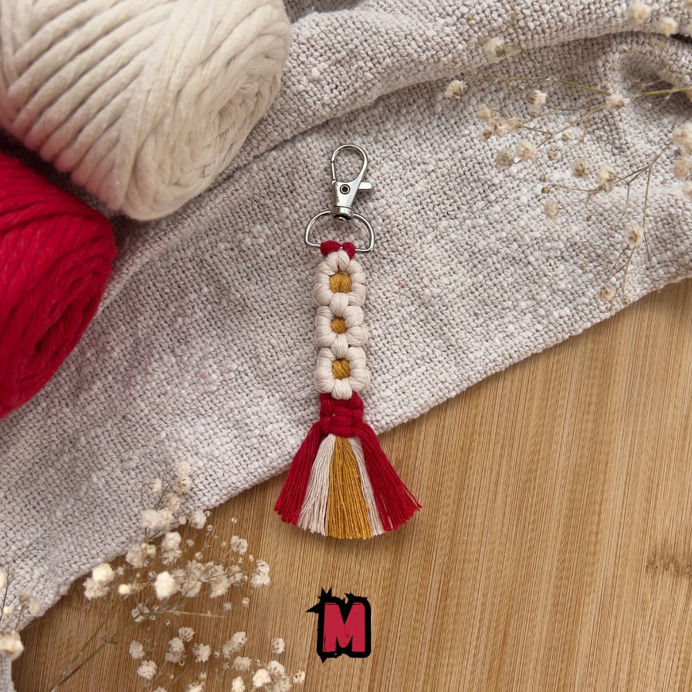 Makramee Blumen Schlüsselanhänger Rot, Gast- & Muttertagsgeschenk, Boho Stil, Handgemacht, Taschenanhänger