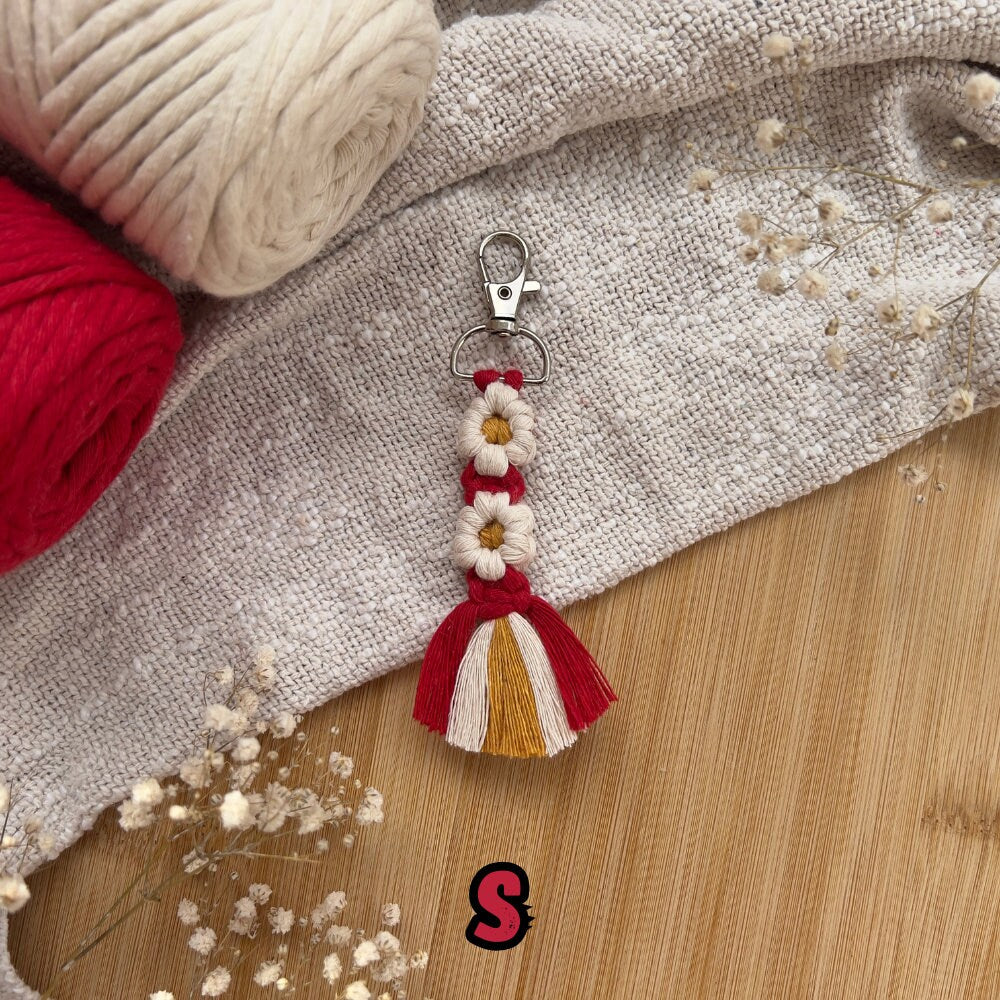 Makramee Blumen Schlüsselanhänger Rot, Gast- & Muttertagsgeschenk, Boho Stil, Handgemacht, Taschenanhänger