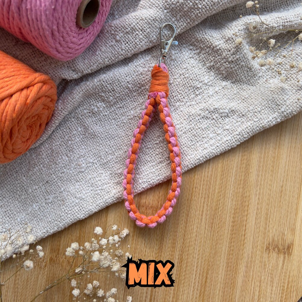 Makramee Sonnen Schlüsselanhänger Orange & Rosa, Sommer Accessoire, Boho Stil, Geschenk für Sie, Handgemacht