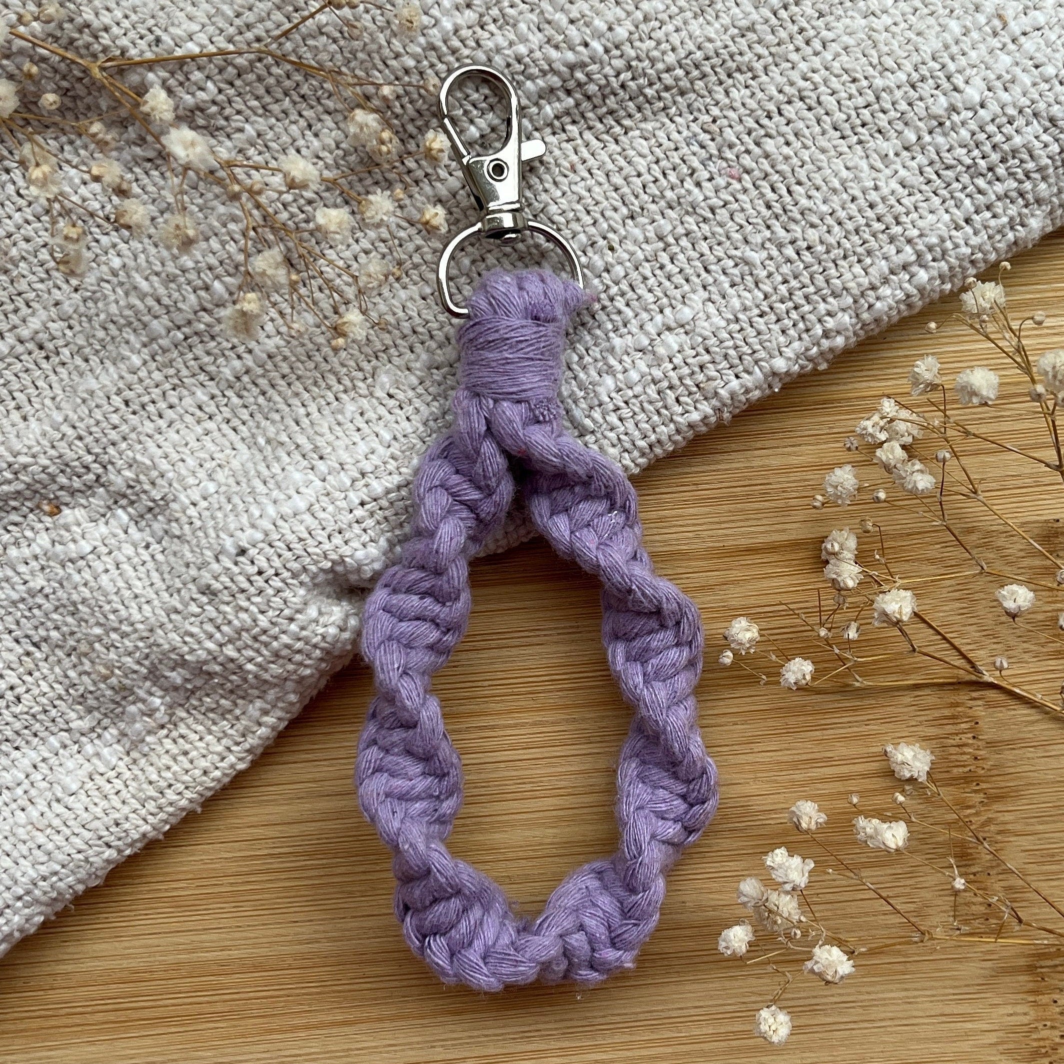Twister Gedrehter Makramee Schlüsselanhänger, Wähle deine Farbe, Geschenk für Sie, Boho Stil, Handgemacht & Individuell