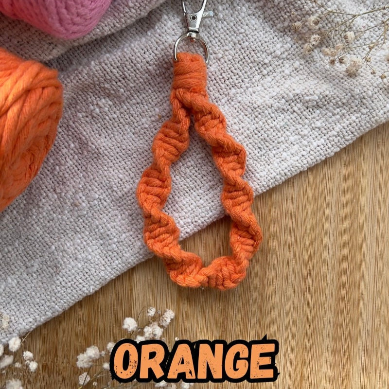 Makramee Spirale Schlüsselanhänger Orange & Rosa, Sommer Accessoire, Boho Stil, Geschenk für Sie, Handgemacht