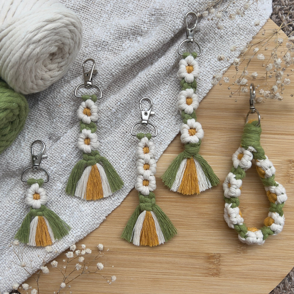 Makramee Blumen Schlüsselanhänger Grün, Gast- & Muttertagsgeschenk, Boho Stil, Handgemacht, Taschenanhänger