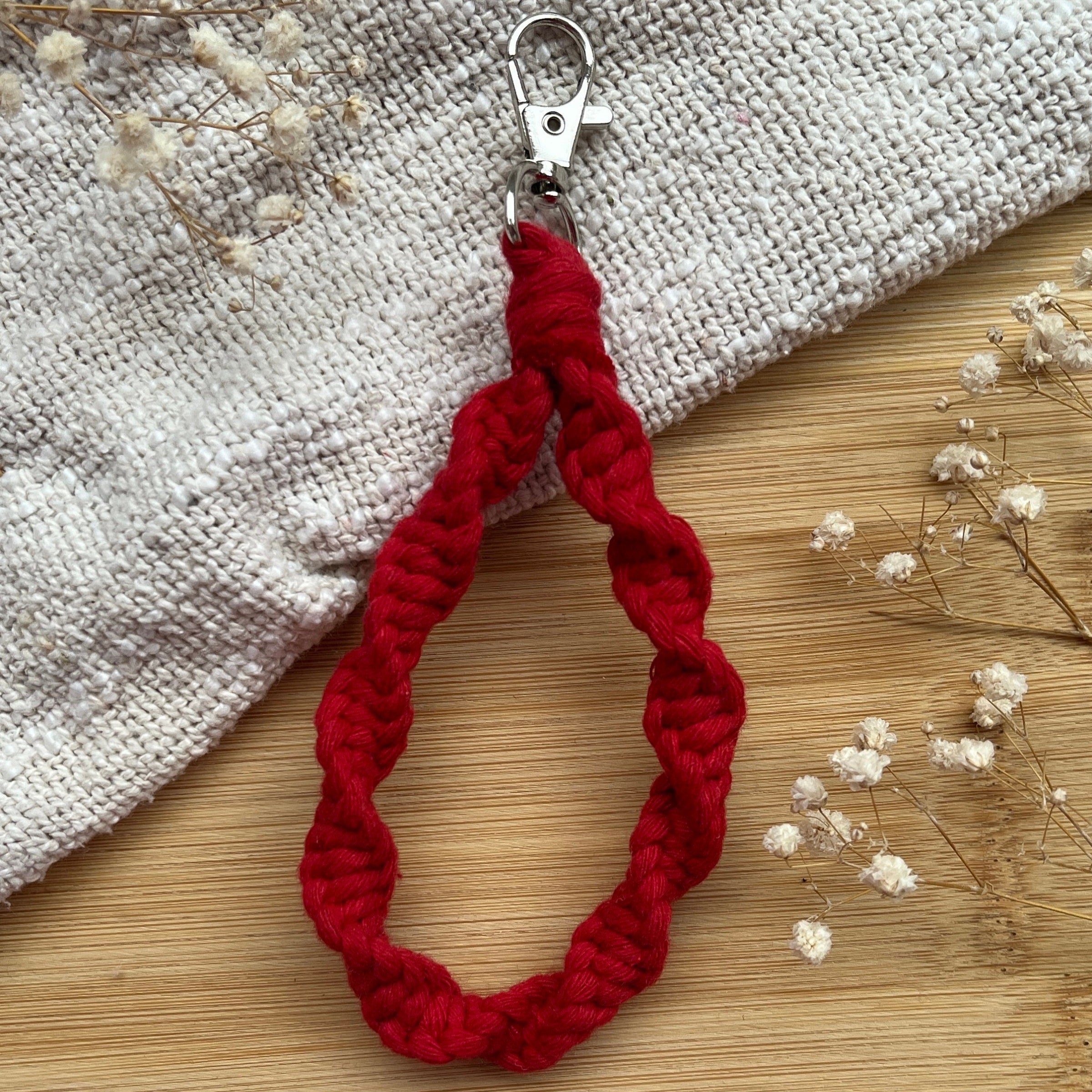 Twister Gedrehter Makramee Schlüsselanhänger, Wähle deine Farbe, Geschenk für Sie, Boho Stil, Handgemacht & Individuell