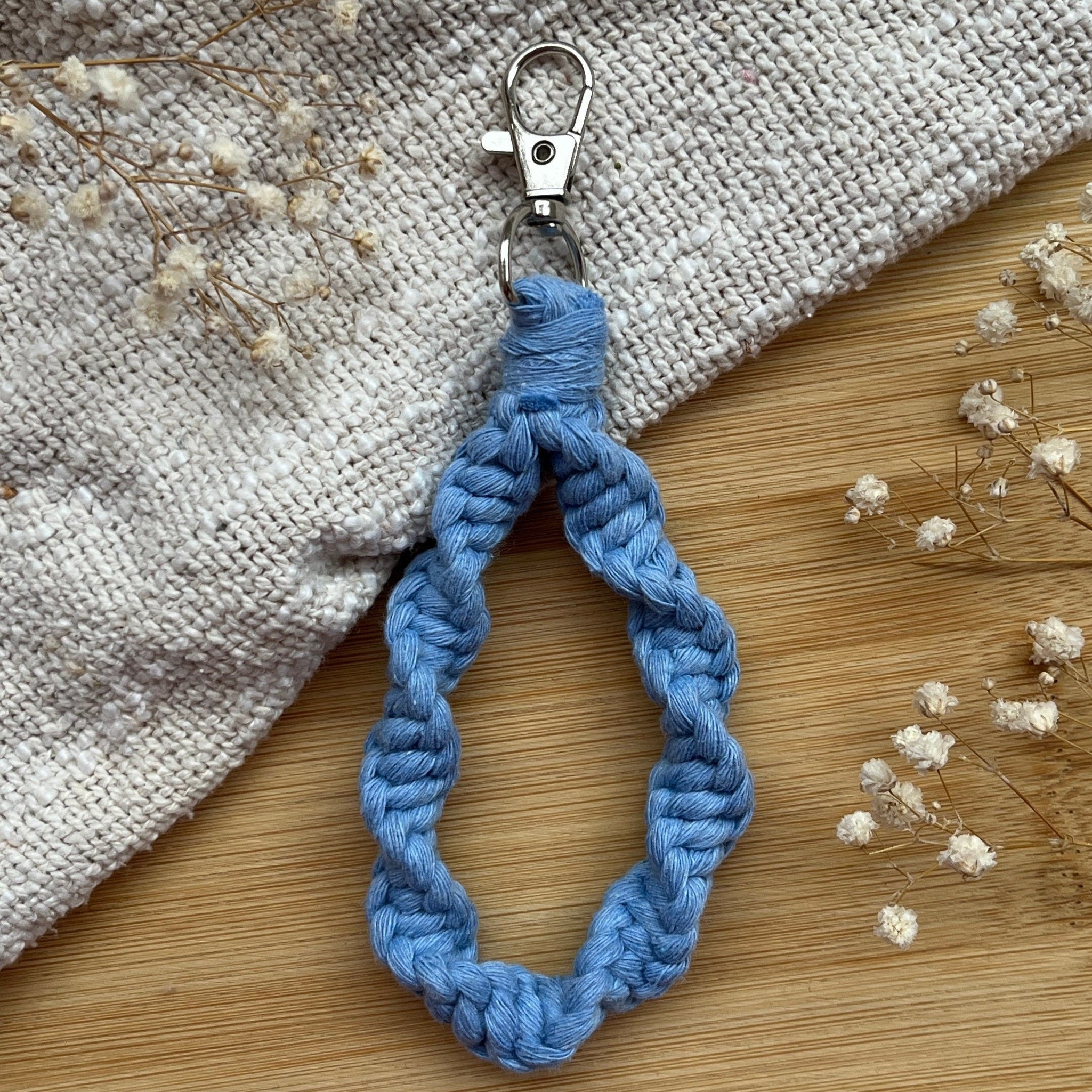 Twister Gedrehter Makramee Schlüsselanhänger, Wähle deine Farbe, Geschenk für Sie, Boho Stil, Handgemacht & Individuell
