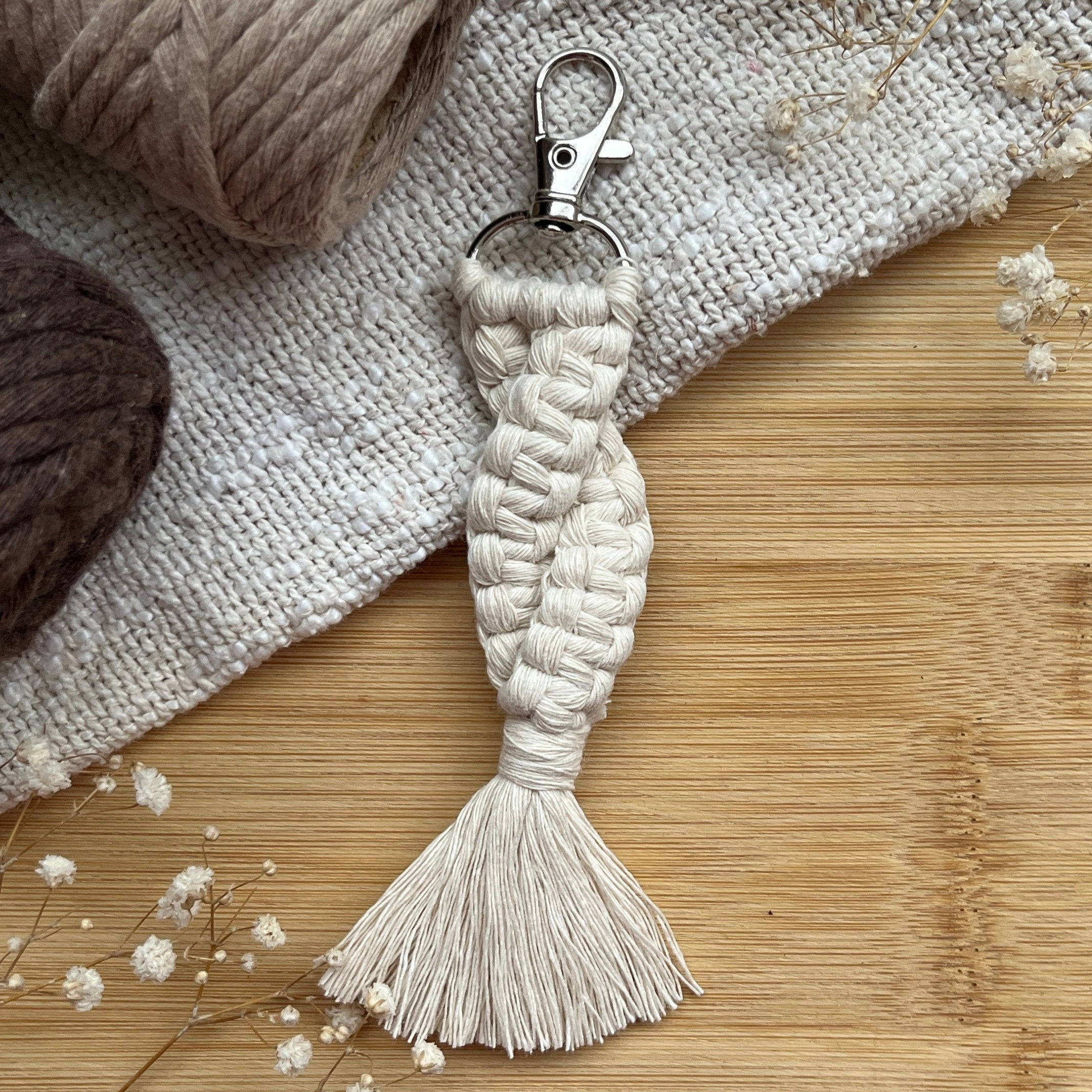Twister Makramee Meerjungfrau Schlüsselanhänger, Wähle deine Farbe, Maritimes Geschenk für Sie, Boho Stil, Handgemacht