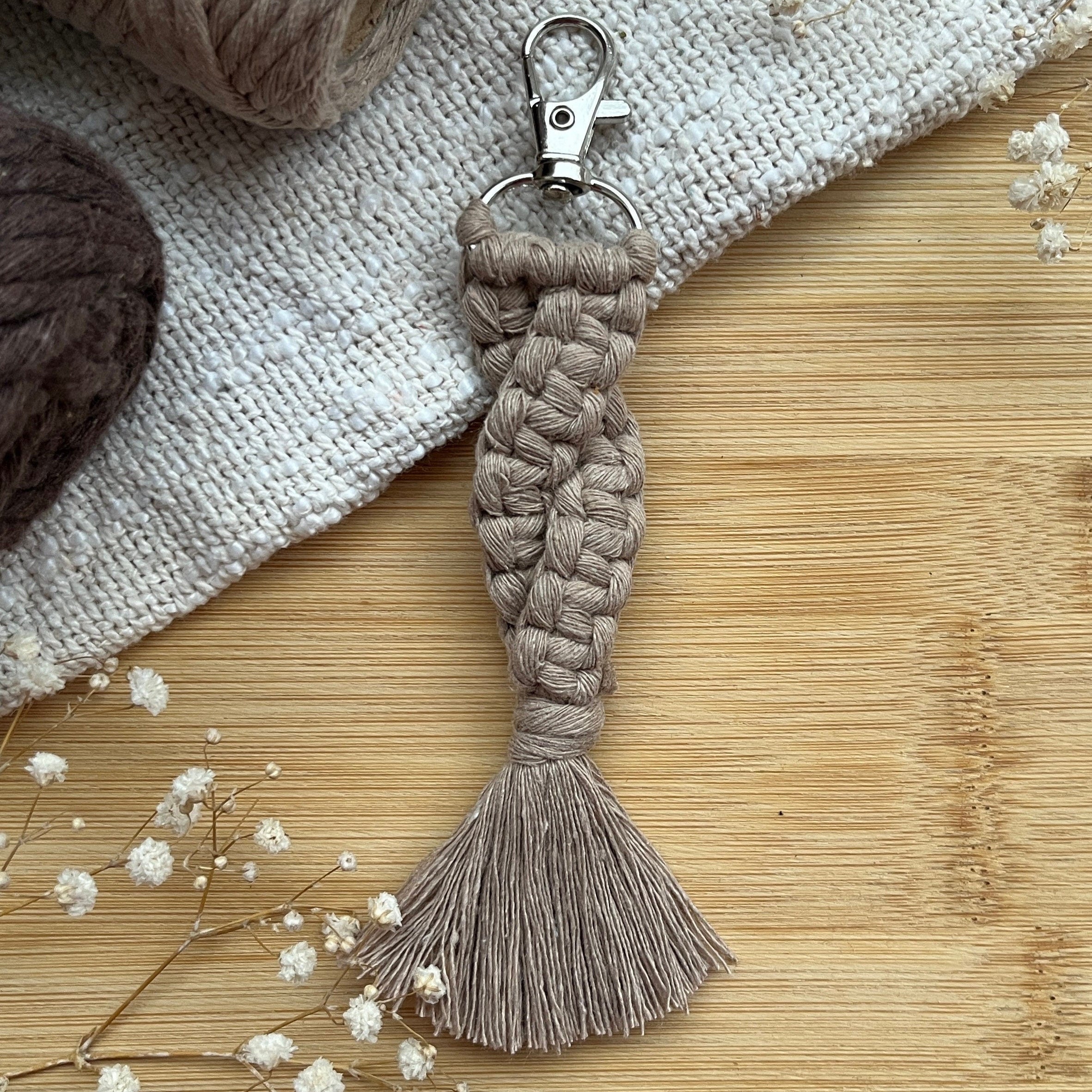 Twister Makramee Meerjungfrau Schlüsselanhänger, Wähle deine Farbe, Maritimes Geschenk für Sie, Boho Stil, Handgemacht