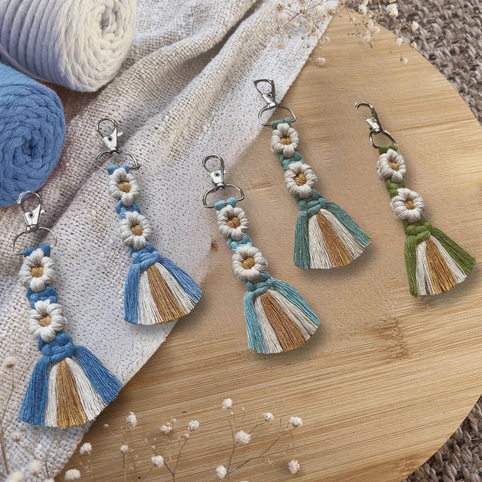 Makramee Blumen Schlüsselanhänger Blau, Gast- & Muttertagsgeschenk, Boho Stil, Handgemacht, Taschenanhänger
