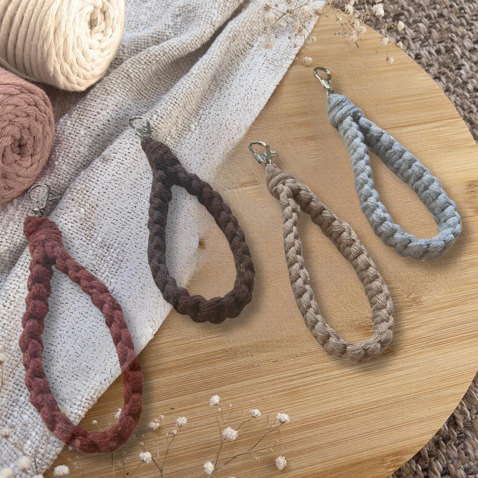 Makramee Blumen Schlüsselanhänger Braun, Gast- & Muttertagsgeschenk, Boho Stil, Schlüsselbund Deko, Handgemacht